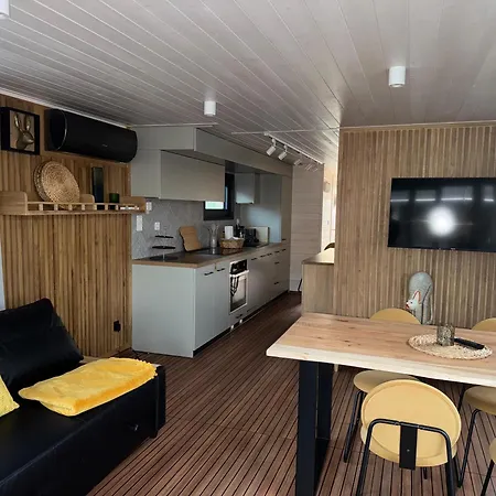 Botel Hausboot Roxy Woma D13